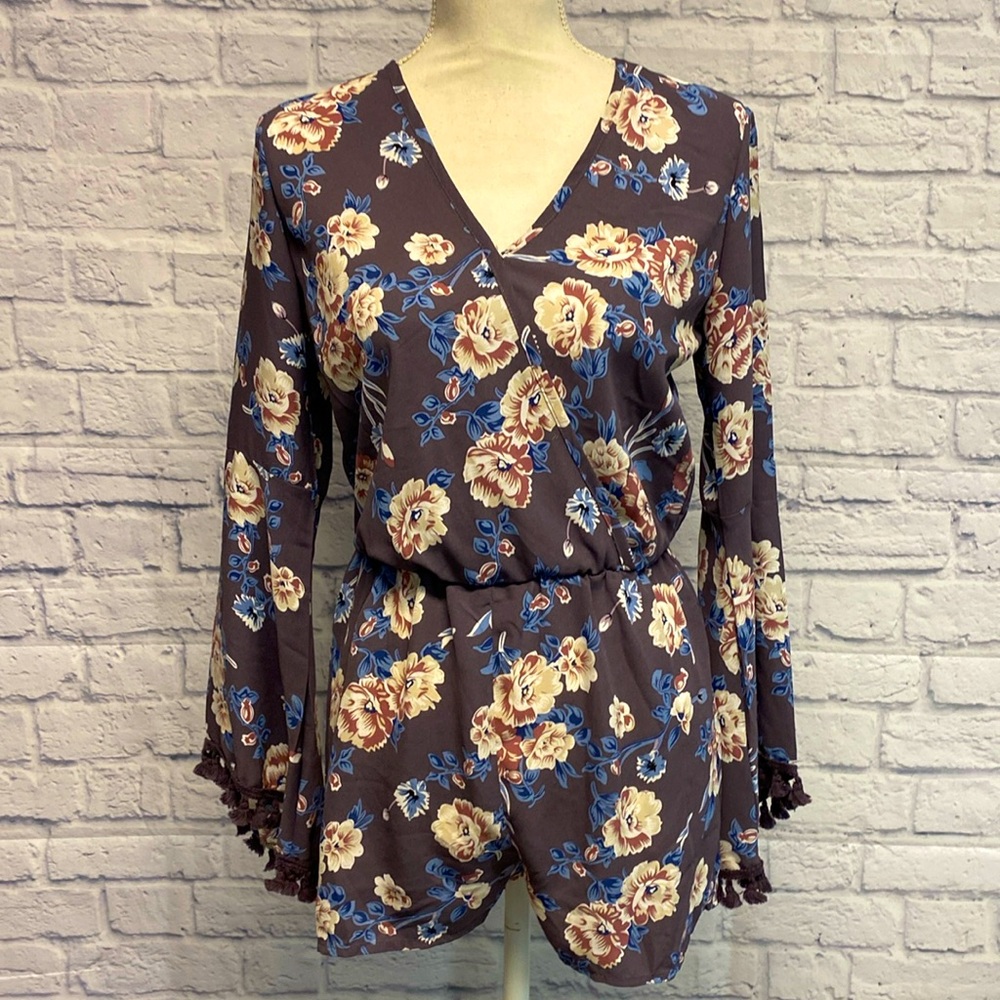 Romeo & Juliet Couture Purple Floral Long Sleeve Romper Size Small